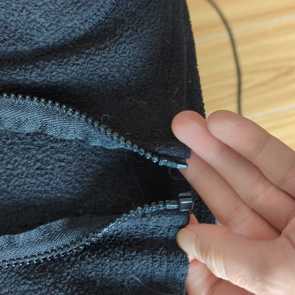Emily The Strange Fleece Hoodie *Broken Zipper*💔 - Picture 5 of 5